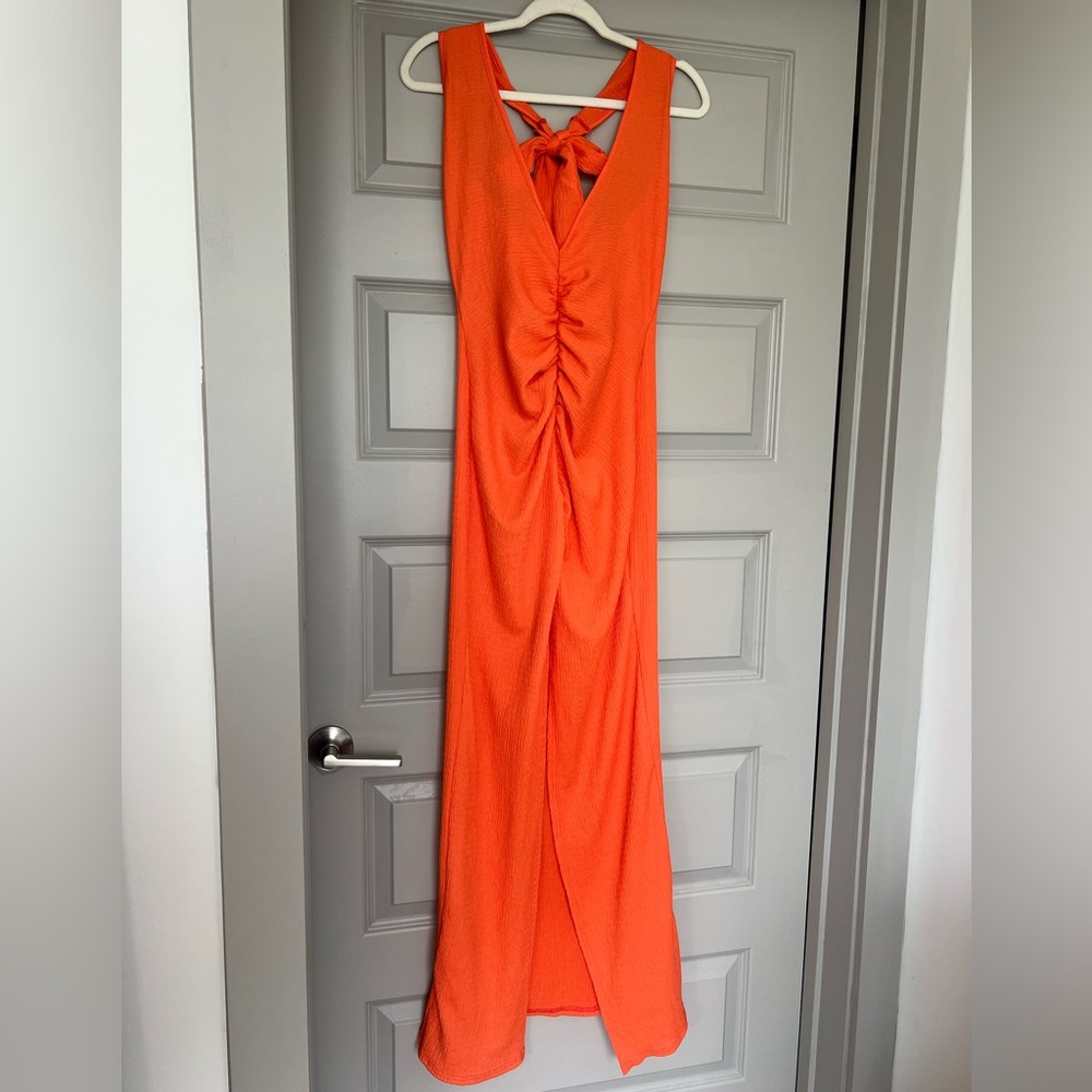 PrettyLittleThing Orange Textured Halterneck Extreme Plunge Maxi Dress US 6 NWT